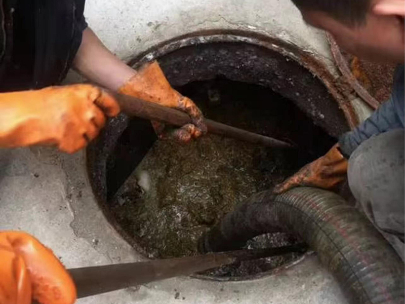 苏州清理化粪池时如何避免沼气的危害？